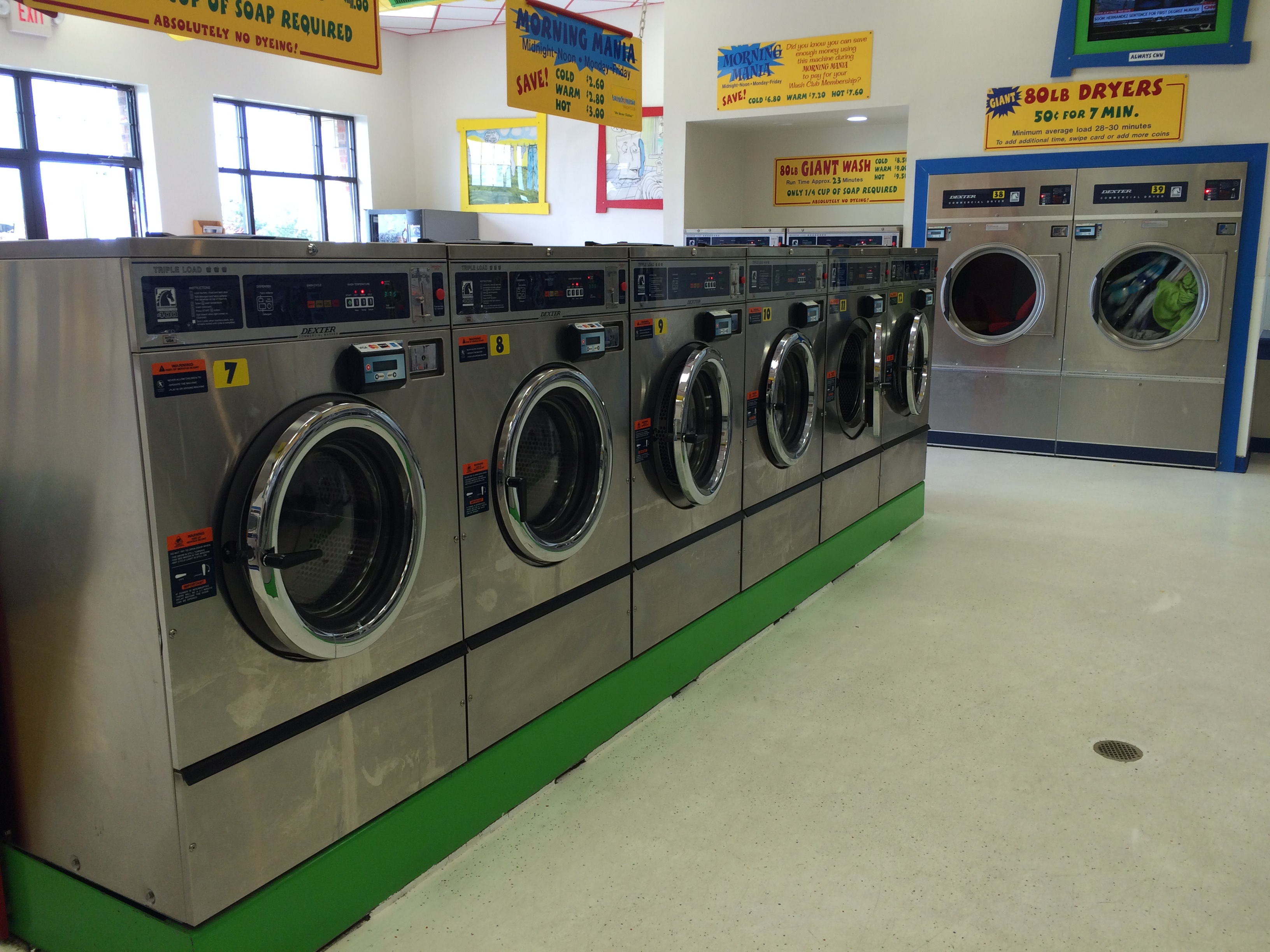 20lb front load washing machines at Laundromania Northwest Plaza