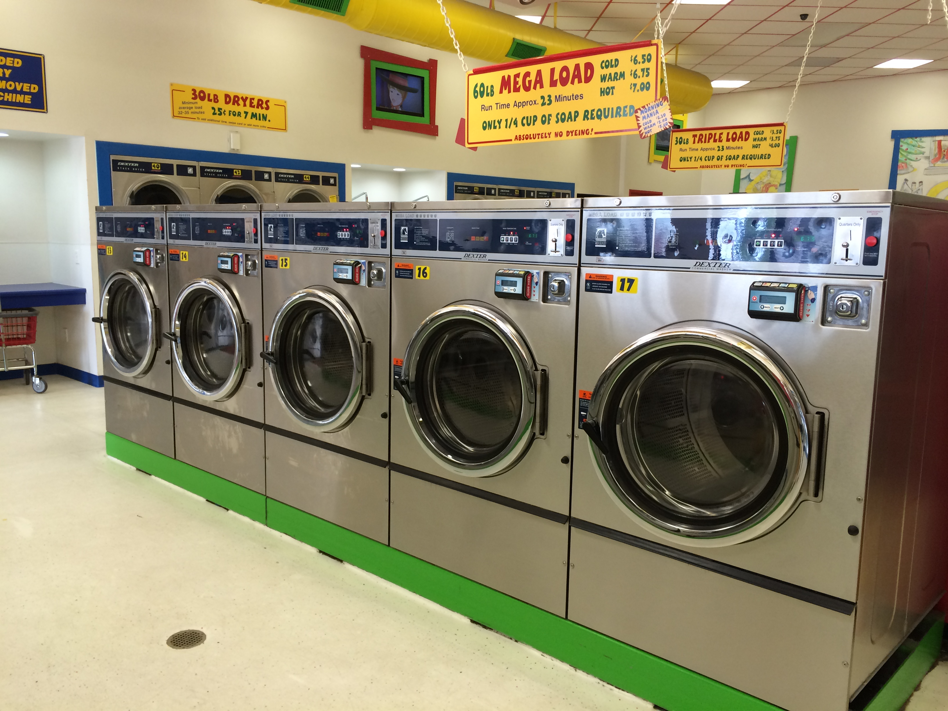 60lb washing machines at Laundromania Northwest Plaza Davenport, Iowa ...