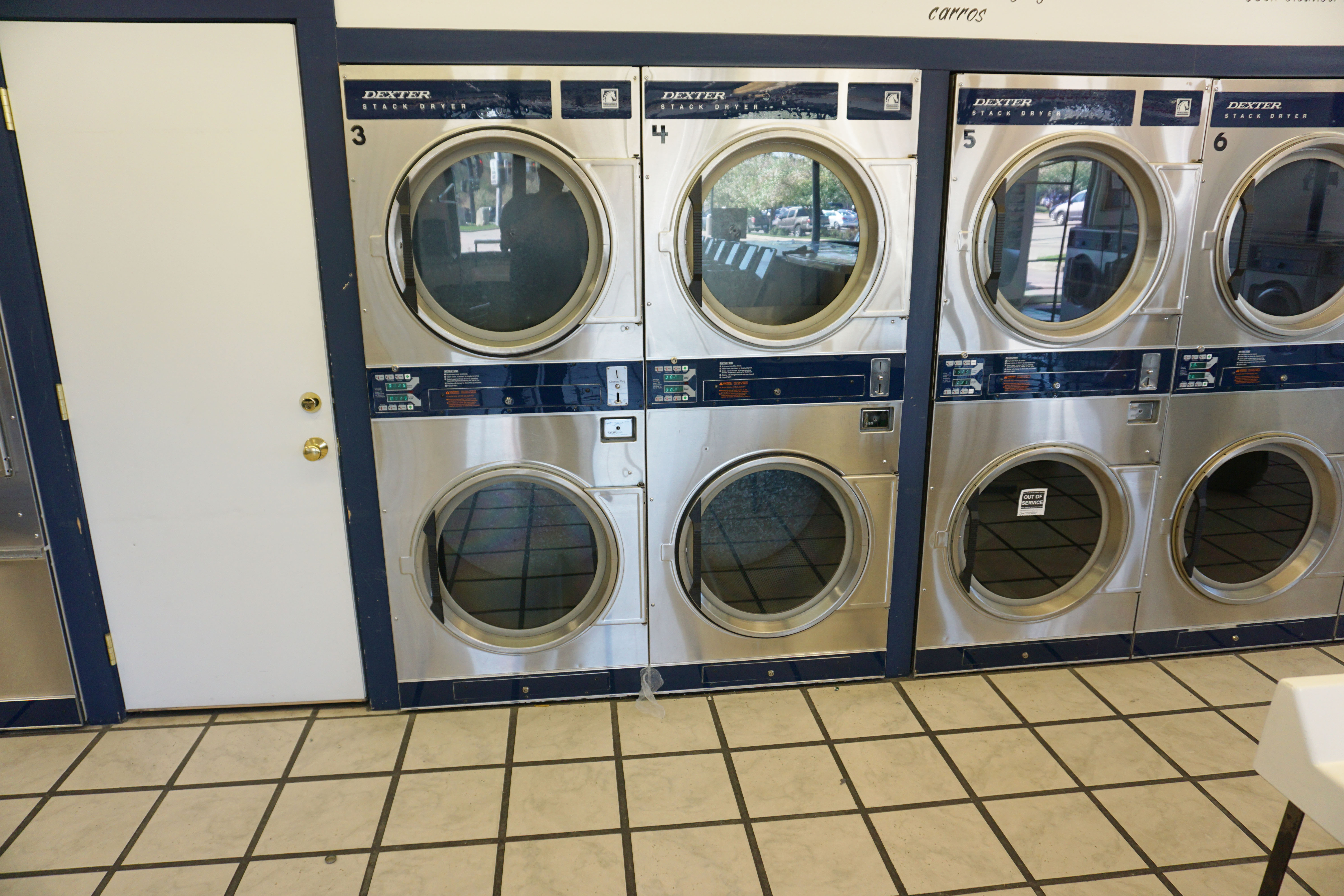 closest 24 hour laundromat